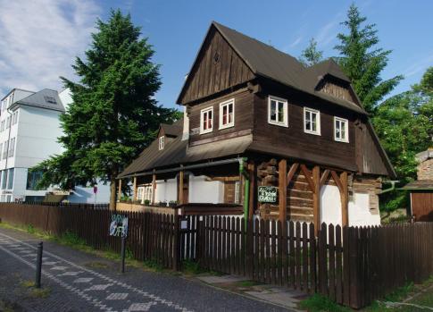 House with Seven Gables