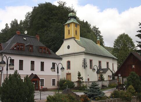 Glockenspiel, Dolní Dvůr 