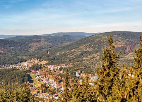 Widok z wieży widokowej Panorama Černá Hora