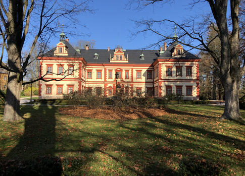 Zámek a Krkonošské muzeum