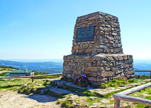 Hanc and Vrbata Monument