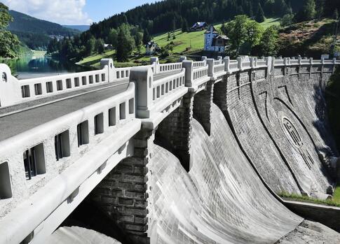 Elbe Dam Spindleruv Mlyn