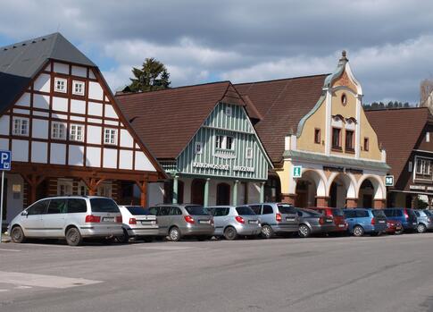 Vier historische Häuser in Vrchlabí