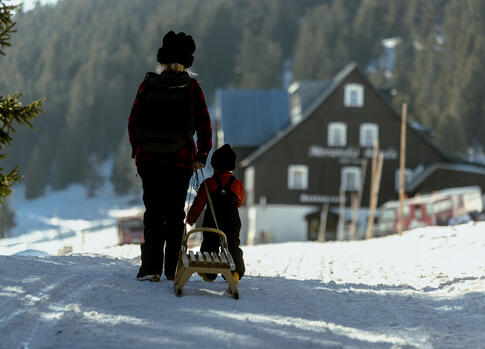 Se sáňkami k Moravské boudě