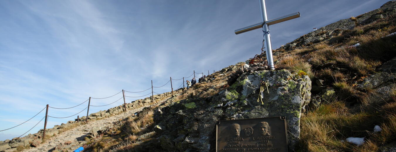 Monument to rescuers on Sněžka