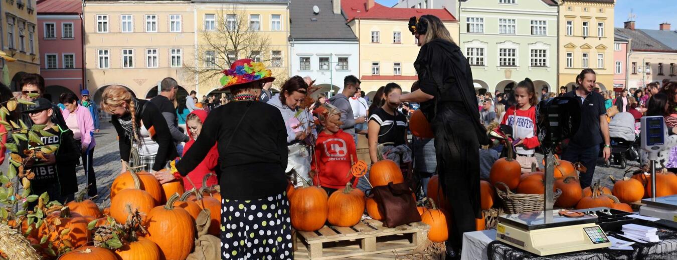 15. tradiční dlabání dýní v Hostinném 