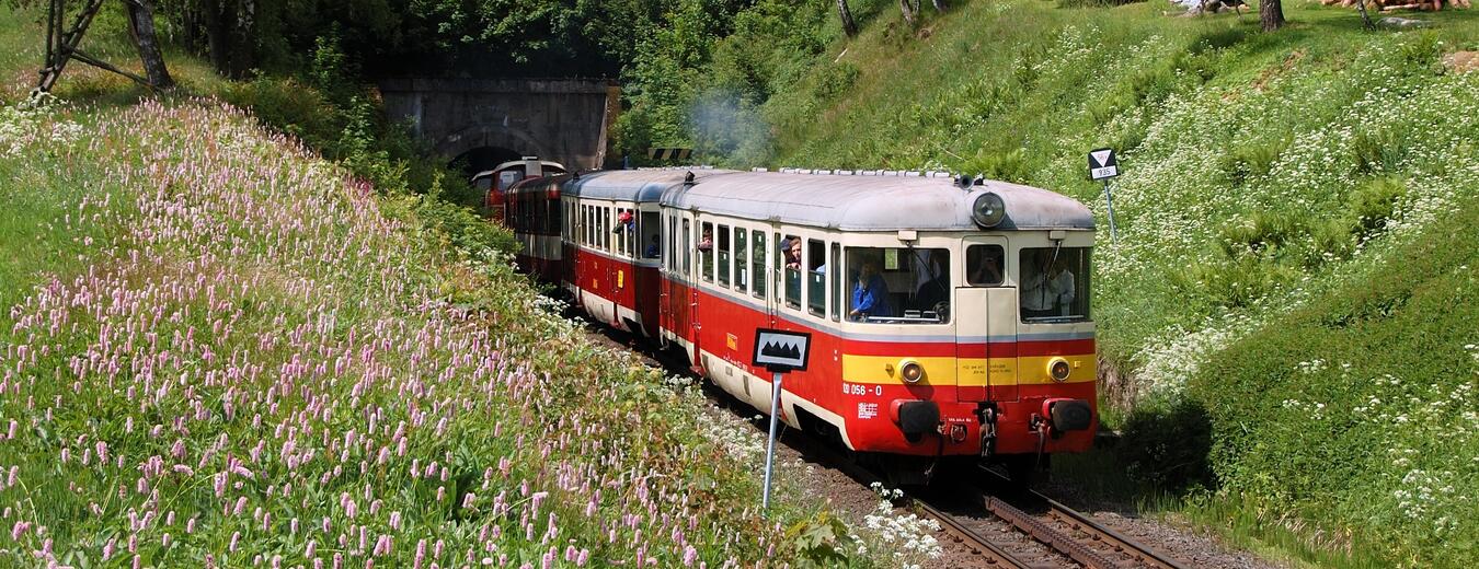 Historický motoráček na Zubačce