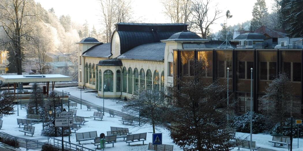 Secesyjna kolumnada uzdrowiskowa