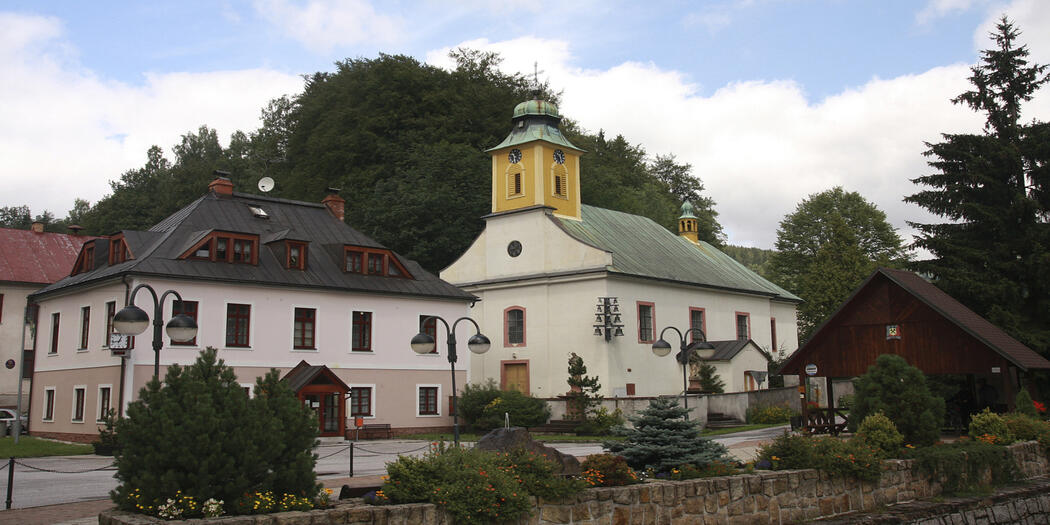 Náměstí Dolní Dvůr