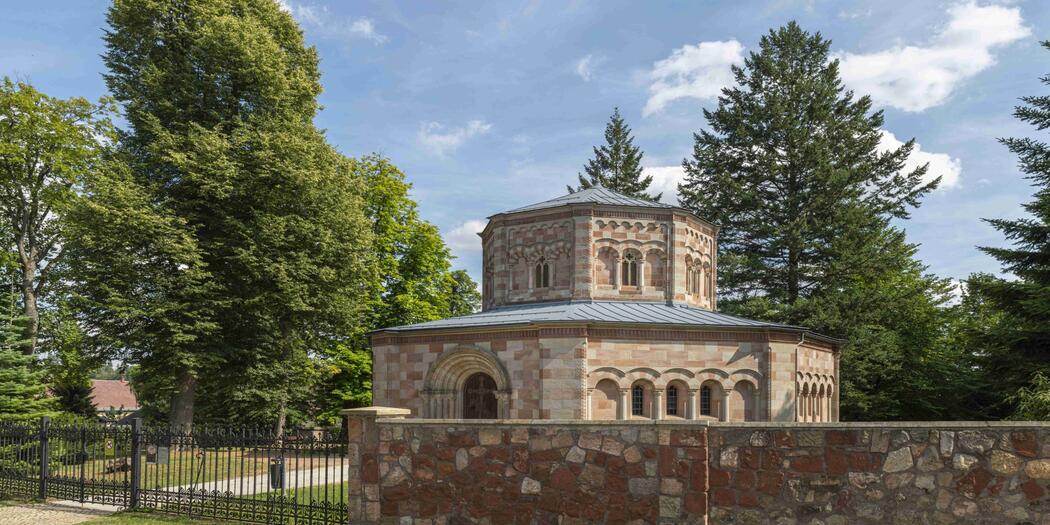 Tomb of the Holy Cross