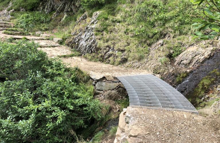 Mostek přes Rudný potok v Obřím dole je opraven