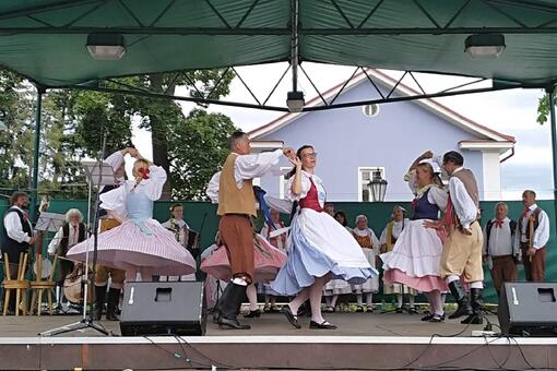 MÁJOVÉ MUZICÍROVÁNÍ