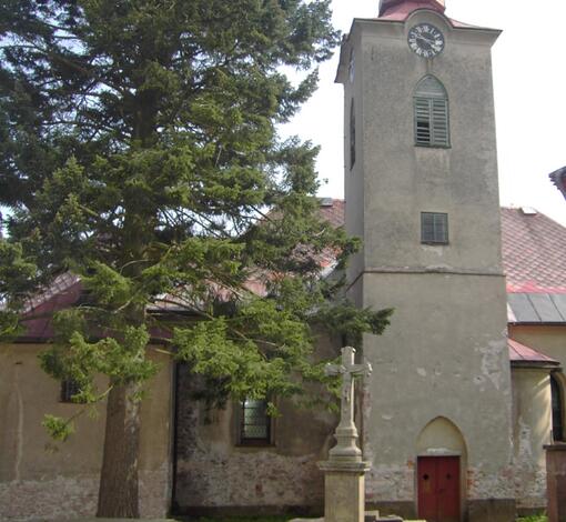 Kostel-sv-michaela-archandela-cerny-dul