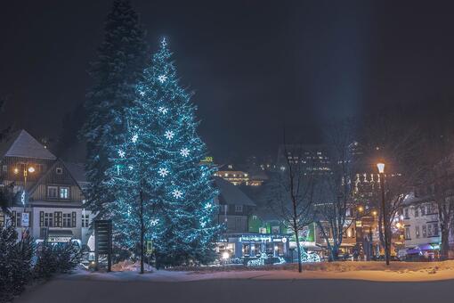 Rozsviceni-vanocniho-stromu-spindleruv-mlyn