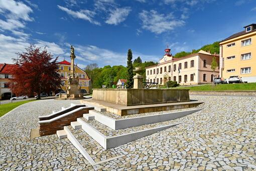 Rychorske-namesti-zacler