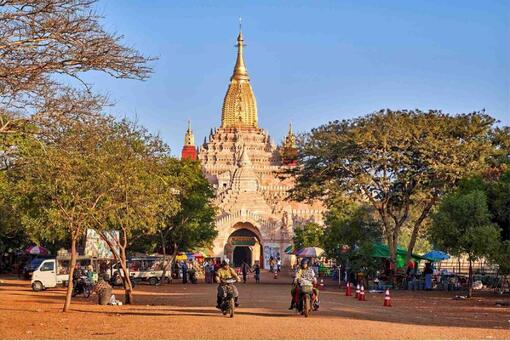 Salek-milos-putovani-barmou-galerie-mesta-trutnova