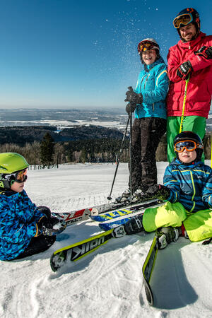 Rodinná lyžovačka v Černém Dole