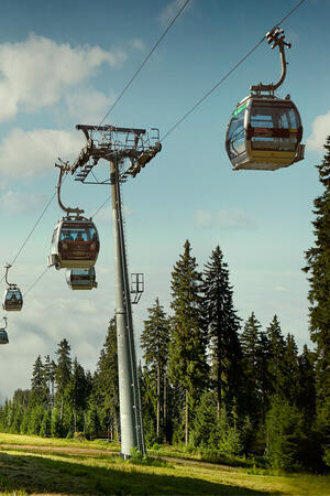 Kabinenseilbahn zum Schwarzen Berg – Černá hora